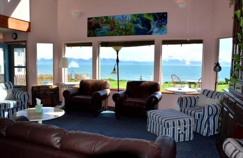 Homer House | Stunning Beachside Vacation Rental for Family or Group Glamping Escapes to Alaska