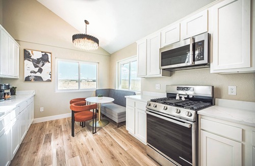 Calhan House | Stunning Home w King Beds, Volleyball Mountain Views, Private Retreat, Hot tub
