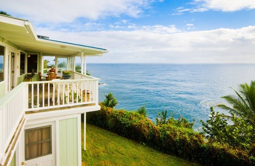 Hilo House | Stunning, majestic, oceanfront location, with an unmatched view. Hilo 2 miles.