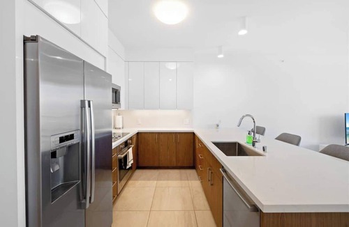 Ala Moana Condo | Stylish 1BR Azure Ala Moana | 30 Day Min