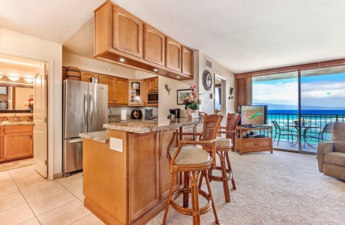 Kahana Condo | SUMMER SALE, 5 STAR Ocean Front, AC, with Views You Won't Forget, sleeps 4