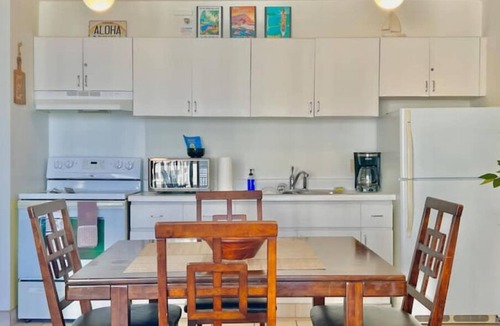 Waikiki Condo | Sunrise view and mountain breeze 1bd apt