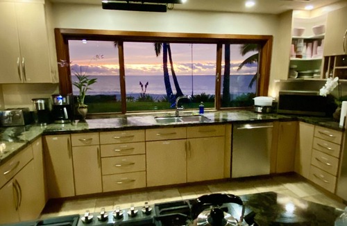 Pupukea House | SUNSET BEACH FRONT LUXURY RENTAL WITH A/C. n72 JET JACUZI SPA COMING NOV/2025