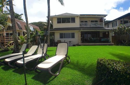 Pupukea House | SUNSET BEACH FRONT LUXURY RENTAL WITH A/C. n72 JET JACUZI SPA COMING NOV/2025