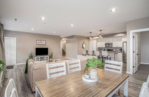 Stevensville House | Sunset Retreat Sleeps 30 | Hot Tub | Ping Pong |
