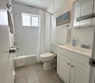 Bridgman House | Sunset Villa B8