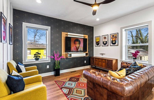 Pittsburgh House | The Groove House: Stylish Atlanta Escape