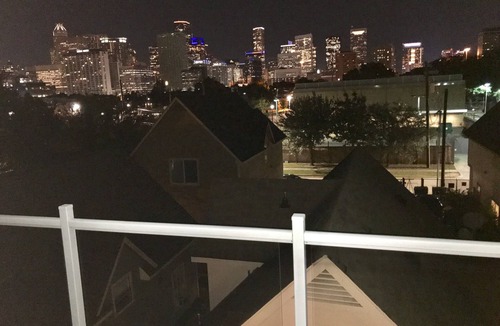 Midtown House | THE JAMERICAN UNIT B - Downtown Gated Luxury 3-bedroom 2200 sq ft Townhouse