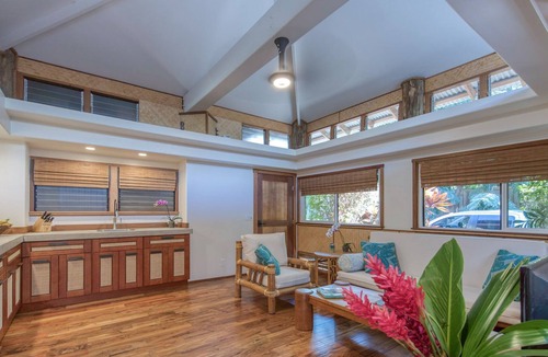 Historic Lahaina Front Street House | The KulanI Maui: boutique bungalow accommodations one walking street to beach