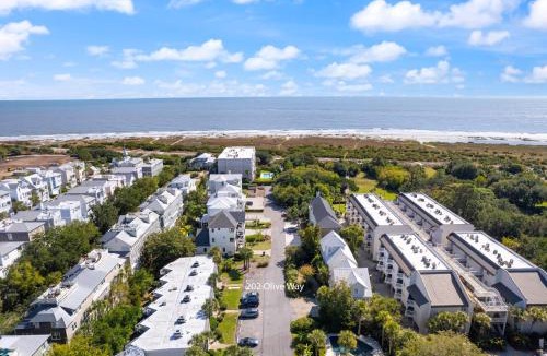 Saint Simons Island House | The Pirate's Mermaid @ East Beach Villa - 202 Olive Way