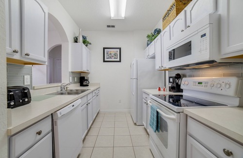 Windsor Hills Condo | Tinkerbell's Hideaway 2.5 miles from Disney/pool/NO resort fees/FREE parking