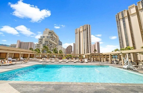Ala Moana Apartment | Top Floor Ala Moana w Amazing Views w/Balcony MAIN