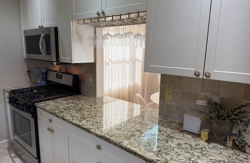 Bayou Oaks House | Tranquil setting 10 minutes from beach in sunny Sarasota!