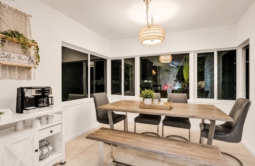 South Lake House | Tropical Pool Home · 5 Min to Hollywood Beach