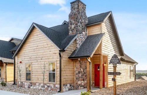 Table Rock House | Two Pines - Endless Views and Attractions