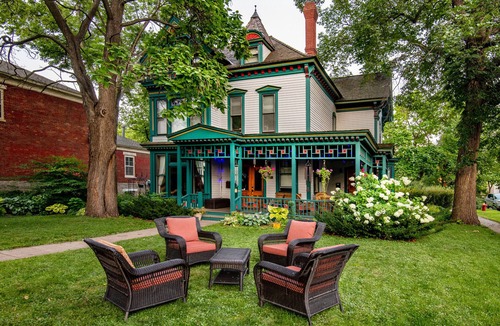 West Seventh House | Unit 1 Historic Irvine Park House near West 7th Bars, Restaurants, Xcel, River
