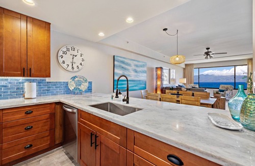 Kahana Condo | UPGRADED-Oceanfront-3 BR-Sands of Kahana-Central AC.