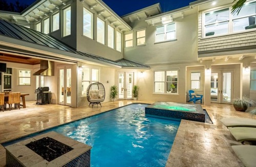 Stuart Villa | Upscale 2018 Elegant Mansion with Pool