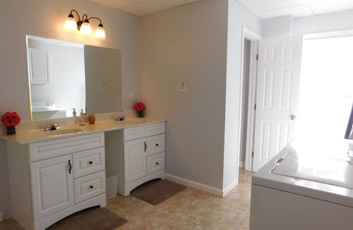Smyrna House | Upscale area. Close to Braves & Mercedes-Benz Stadium.