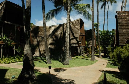 Kaunakakai House | View Room w/Seating Area, Pool w/Stunning Ocean Backdrop