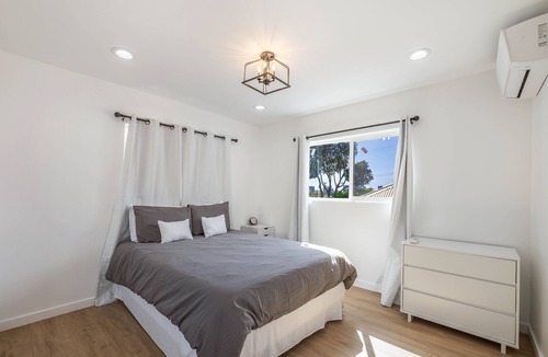 Kaimuki House | Waikiki and Diamond Head Views with Stunning 5Bed/4Bath