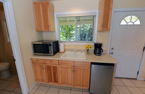 Waimanalo Beach Cottage | Waimānalo Beach Cottages 2 min walk to the beach!