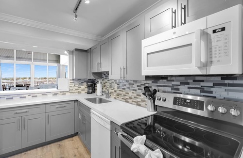 Meadows Condo | Waterfront Dock Pool Pet Friendly Near Duval St