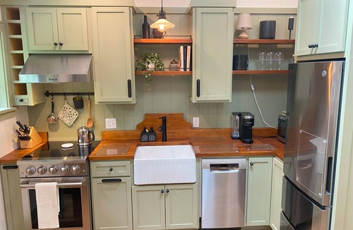 Stillwater Apartment | Whispering Walnut: Cozy Loft Steps from Historic Stairs to Downtown Stillwater