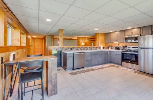 Bethlehem Apartment | White Mountains Escape! Shared Patio + Yard