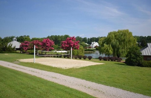 Berkeley Villa | Williamsburg | Historic Village Stay | Pool & Tennis | 1BR