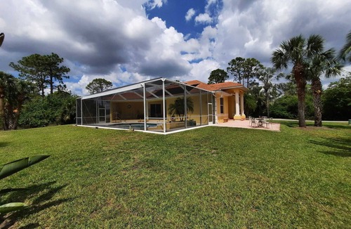 Lehigh Acres Villa | Wunderschöne Villa auf Einem Über 6.000 qm Grundstück