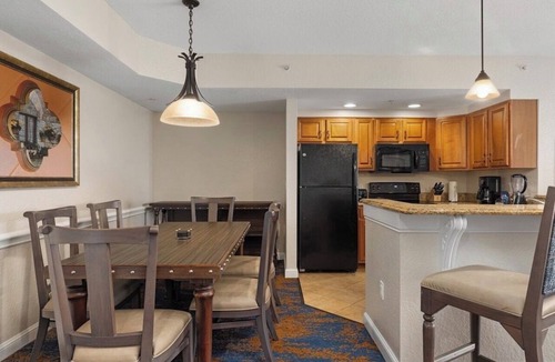 Bay Lake Resort | Wyndham Bonnet Creek Beautiful 2-bedroom near Disney-Sleeps 8!