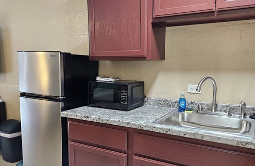 Keaukaha Apartment | Yonegan Plumeria Hilo Hotel - Nai'a (Dolphin)