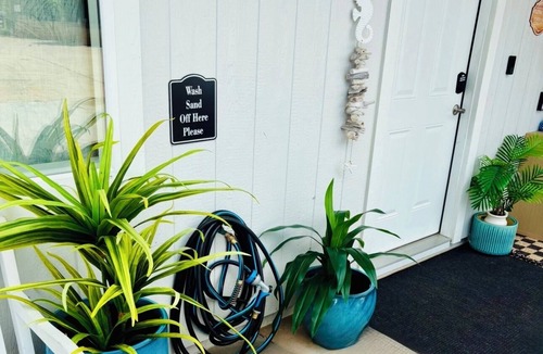 Laie House | Your Hawai‘i Home Base Spacious 3BR/2BA Sleeps 10, Beach Gear, Full Kitchen