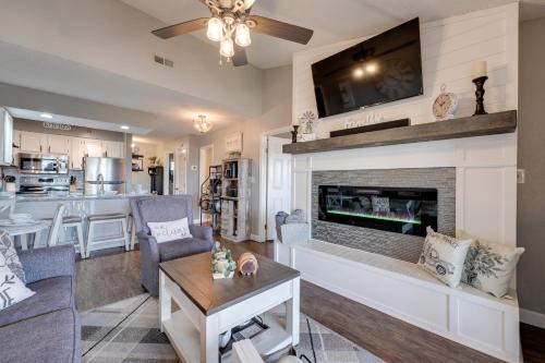 1 Mi to Silver Dollar City: Branson West Condo