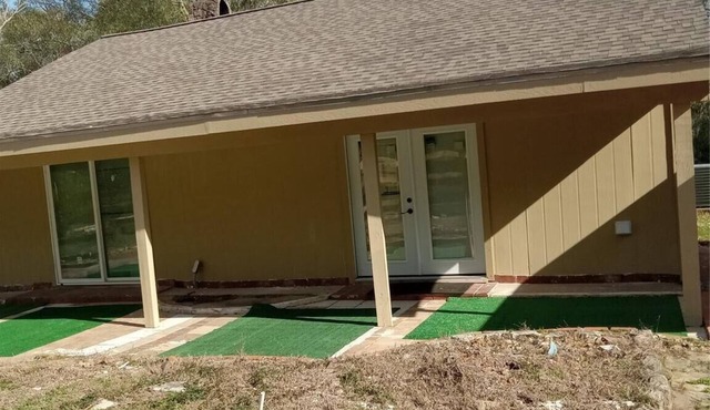 3-bedroom house in peaceful Magnolia with cool AC on 7.5 acres.