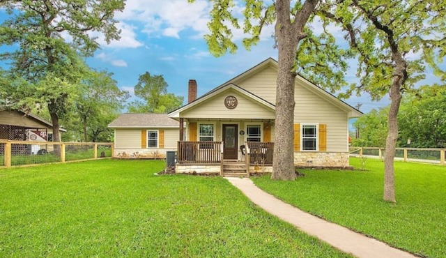 4BR/4.5Bath Spacious Family Home +Walk to KyleField
