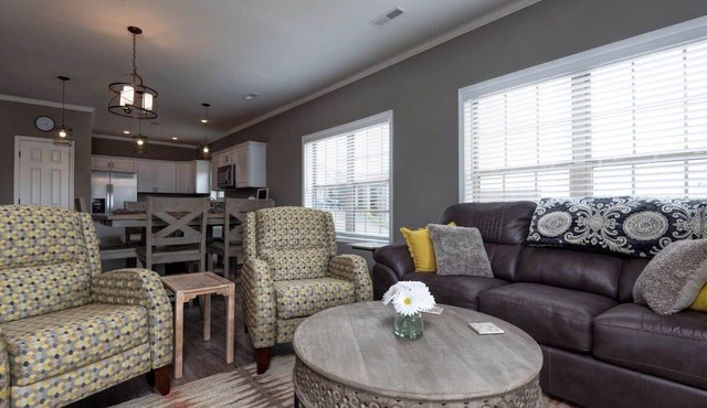 51-05 Lake view unit Close to SDC Indoor/Outdoor pools