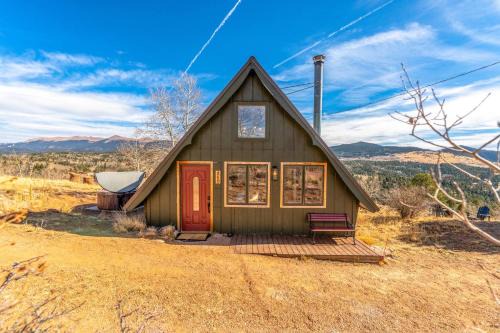 A-Frame Cabin with Hot Tub and Epic Pikes Peak Views