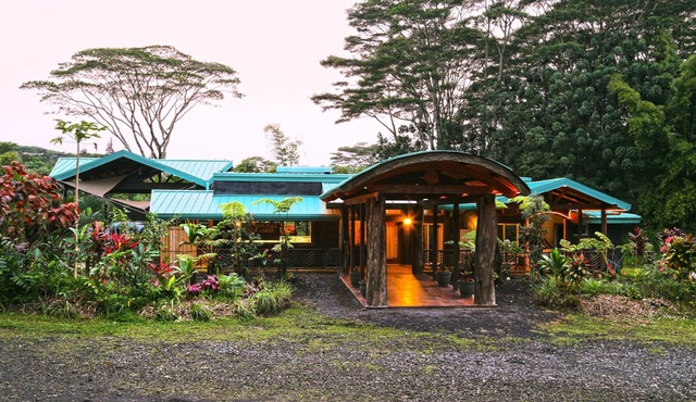 A Polished Retreat: Double Accommodations & Detached Bathroom