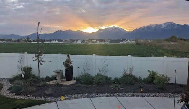 Acadia Studio - Ground-Level Farmhouse w/Shared Hot Tub - 25 Min to SLC