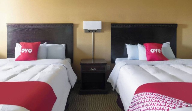Affordable Escape Near Whiskey Hollow with Queen-Size Beds Walkable Spot
