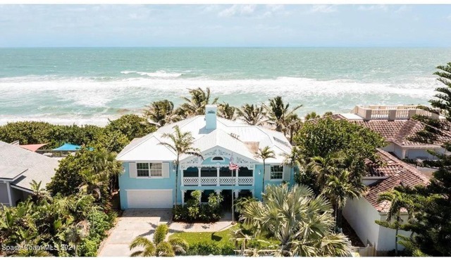 Beachfront Paradise! GREAT FAMILY Vacation! SALTWATER HEATED POOL
