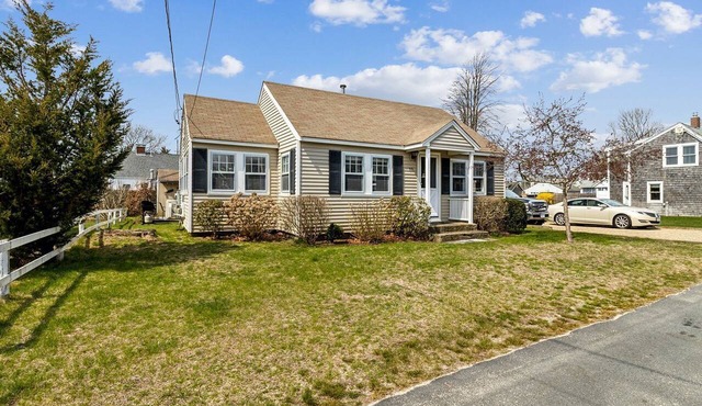 Beachside Cottage Rental Cape Cod Massachusetts Sleeps 8 Quiet Community Near Cape Beaches