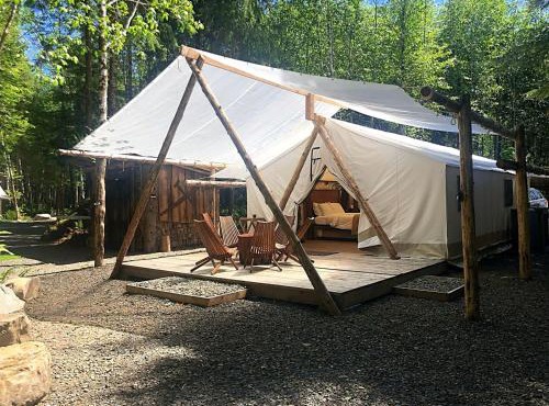 Beautiful Safari Tent near Olympic National Park for an Amazing Glamping Experience near Forks, Washington