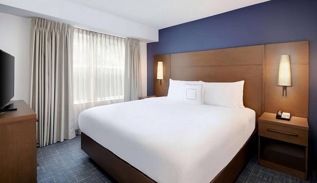 Best Place to Stay in Alpharetta! Free Grab & Go Breakfast, Pets Allowed!