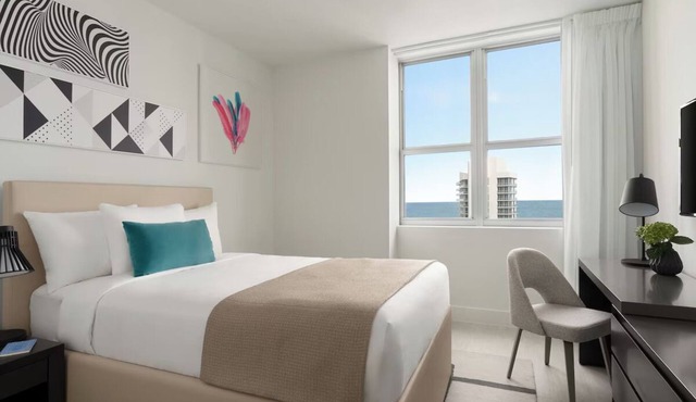 Best Place to Stay in Florida! 3 Comfortable Units, Kitchen, Pool