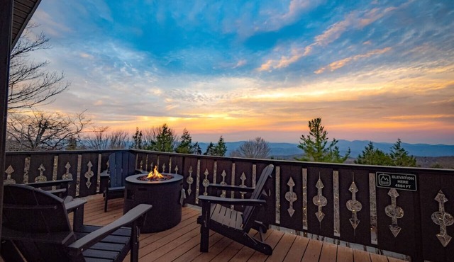 Boho Chalet w/Mountain Views