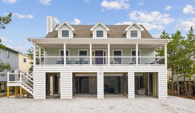 BOOK AUG DATES BEFORE JUL 4TH TO GET 10% OFF! *Rates listed reflect discount 2026 NEWLY RENOVATED! This well-loved beach home has a completely new look!