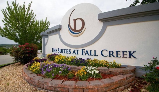 Branson | Easy Lake Retreat | Pool + Lake